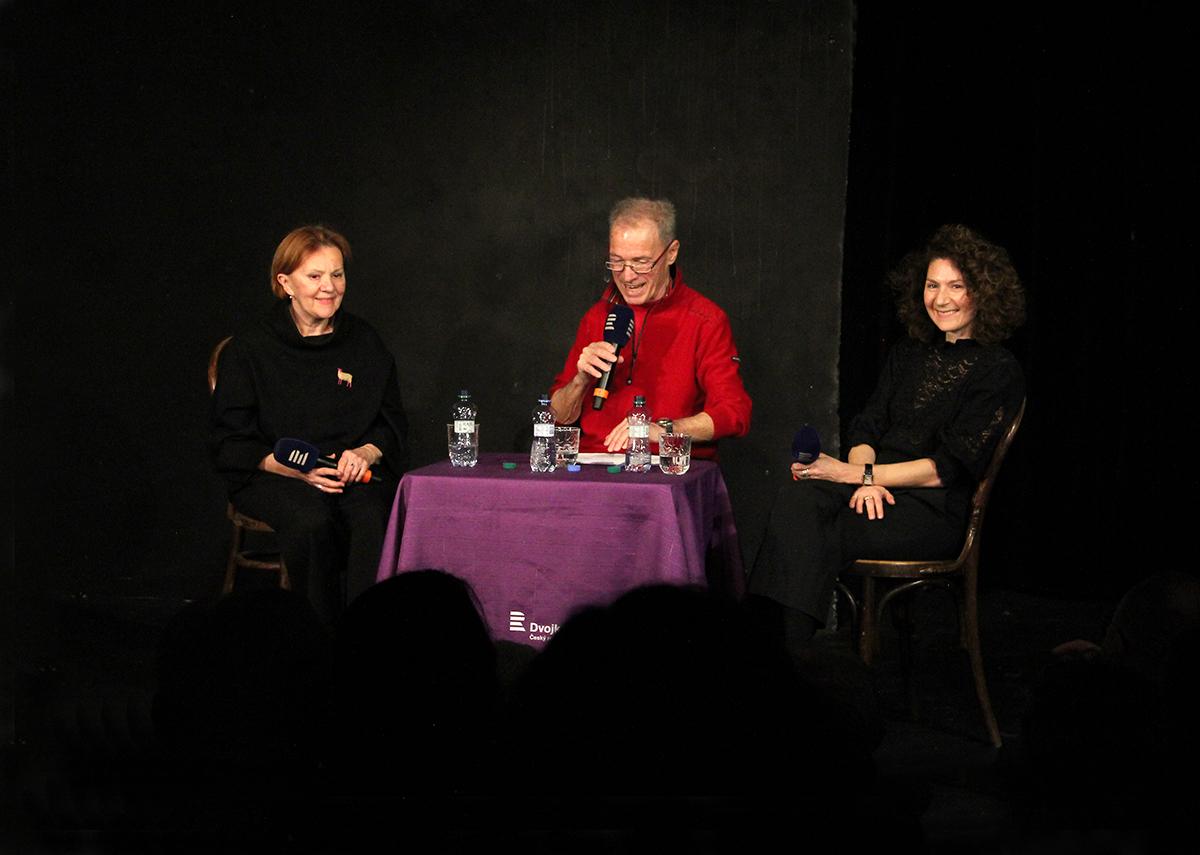 Novinky - Rozpravy Milana Heina s Marthou Issovou a Lenkou Termerovou