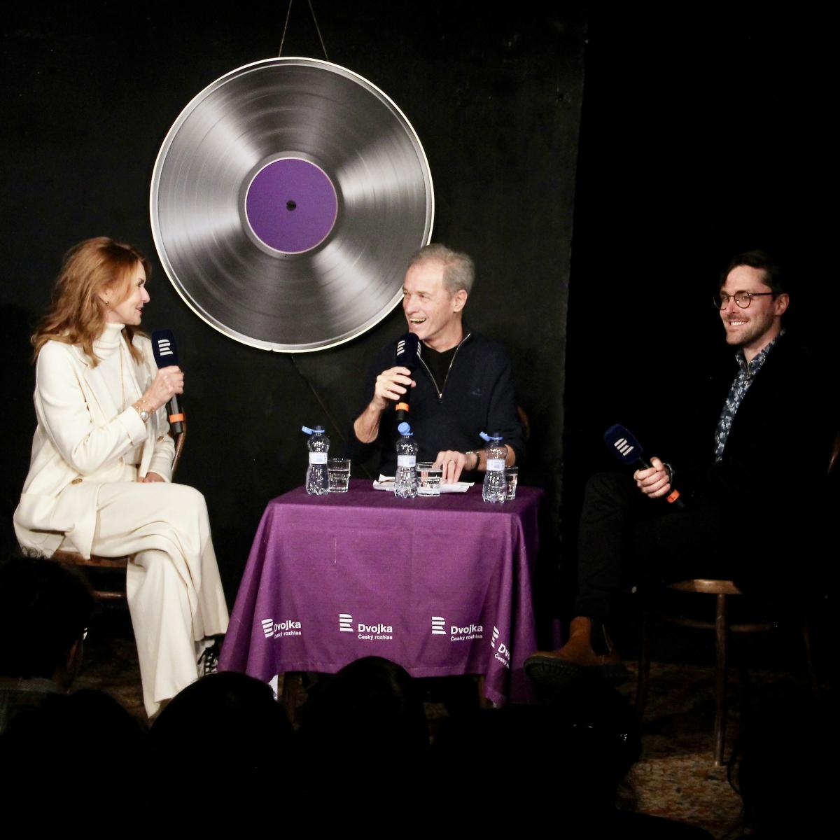 Novinky - Rozpravy s Hanou Heřmánkovou a Karlem Heřmánkem ml. 