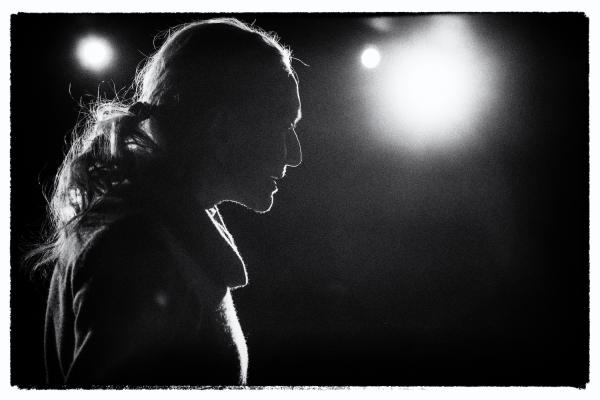 Zpívá a vypráví Soňa Červená (foto J.Malíř)