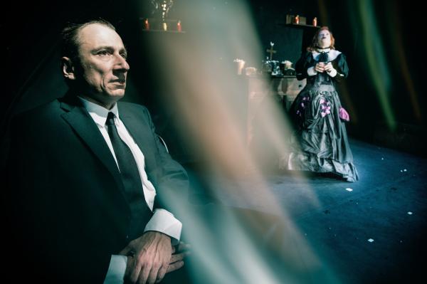 TRHNI SI, OTČE! - fotky z inscenace