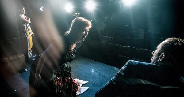 TRHNI SI, OTČE! - fotky z inscenace