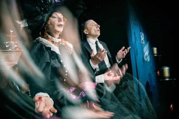 TRHNI SI, OTČE! - fotky z inscenace