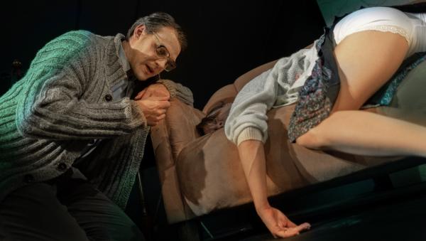 Slepice na zádech - Fotografie z inscenace