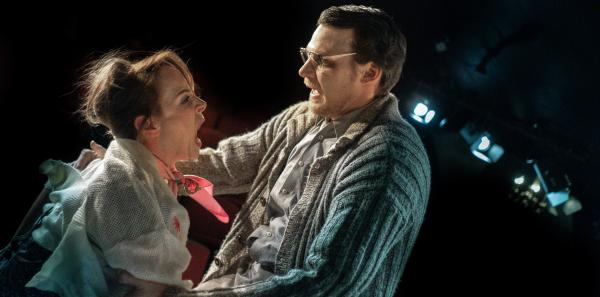 Slepice na zádech - Fotografie z inscenace