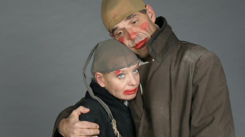 Všechno jen do putyk a ženským!